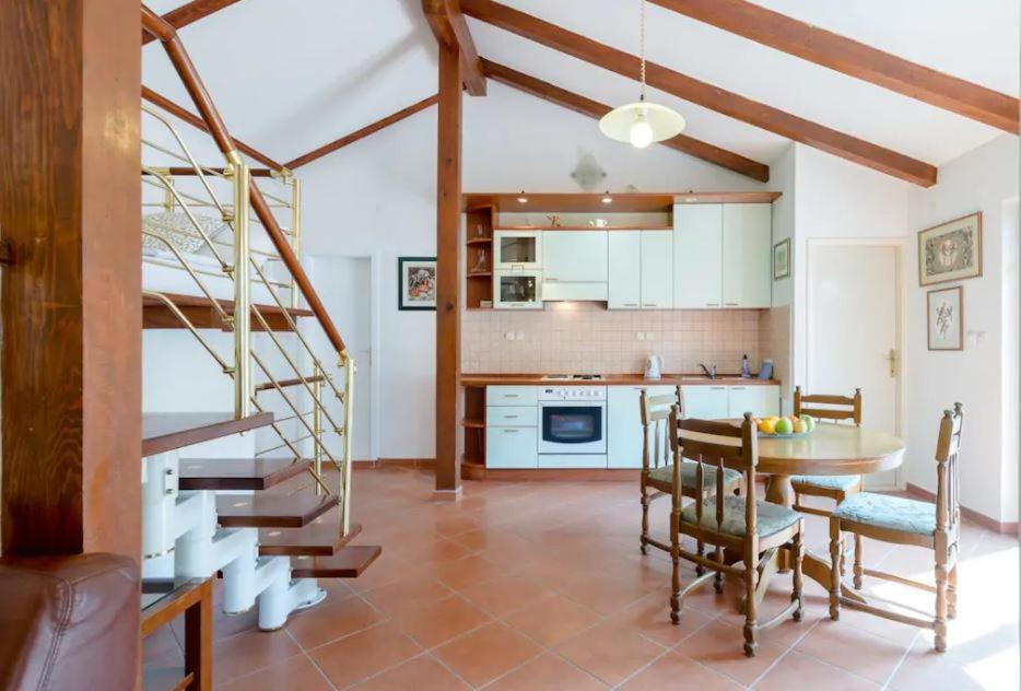 Nora'S Apartment ฮวาร์ ภายนอก รูปภาพ
